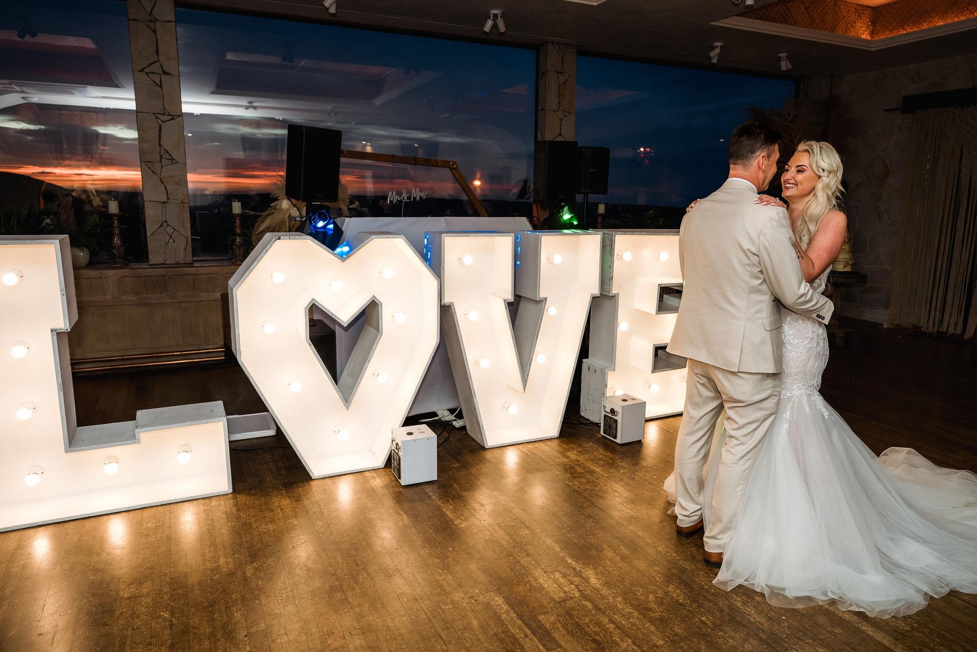 Danielle & Chris, Grand Villa Heights