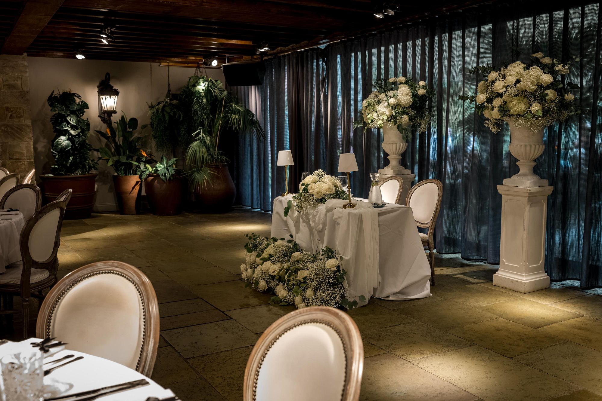 Joshua & Victoria, Le Petit Chateau