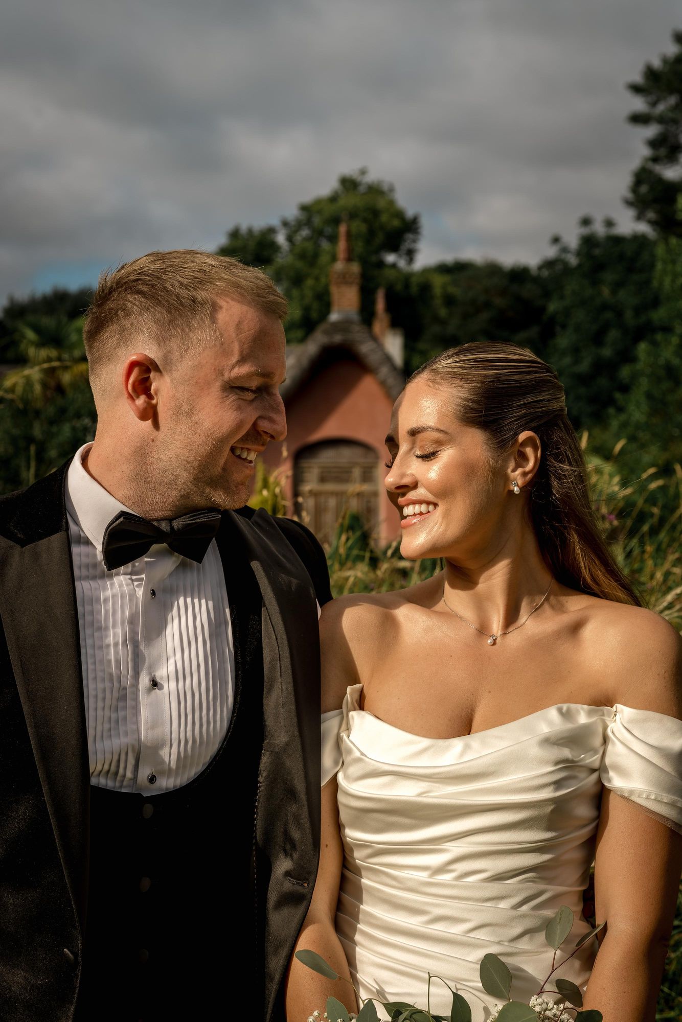 Joshua & Victoria, Le Petit Chateau