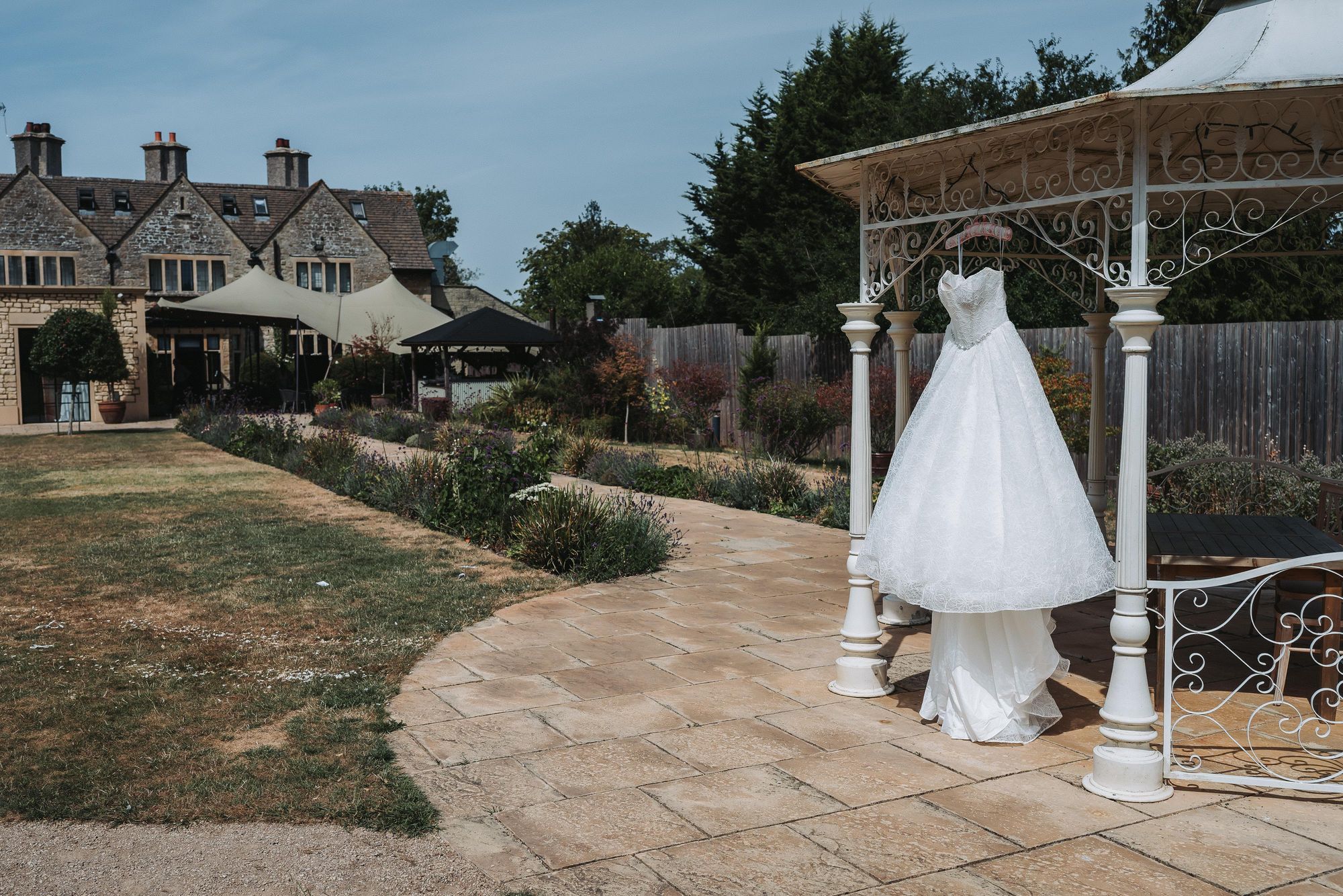 Tom & Hollie, The Pear Tree